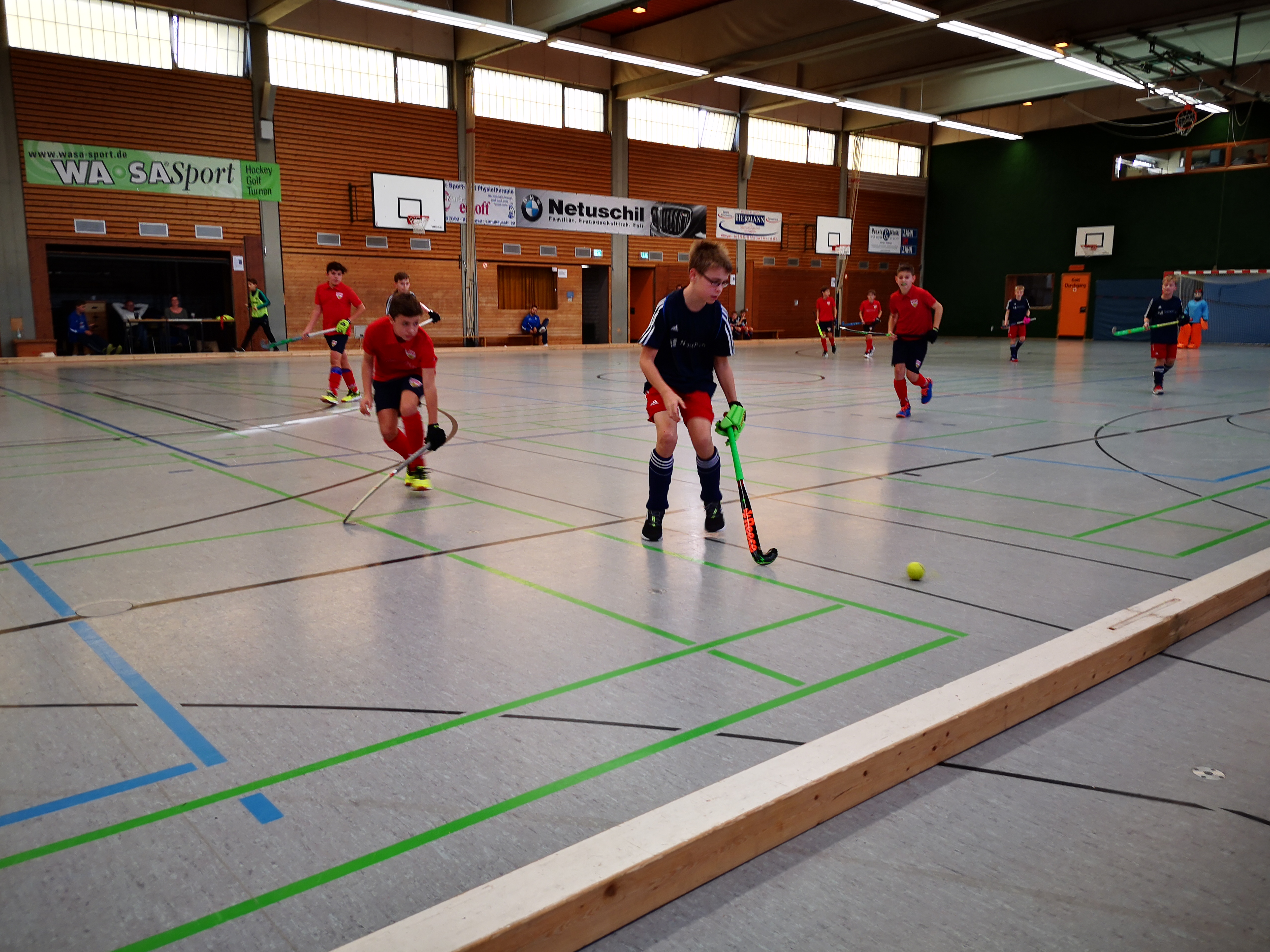 Knaben B starten stark in die Oberliga-Hallenrunde