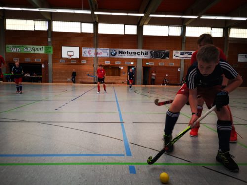 Knaben B starten stark in die Oberliga-Hallenrunde