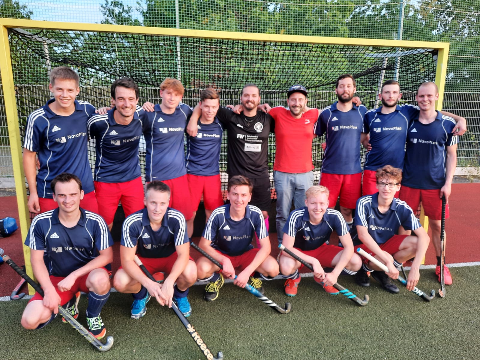 Herren: 5:2-Auswärtserfolg beim HC Esslingen zum Auftakt