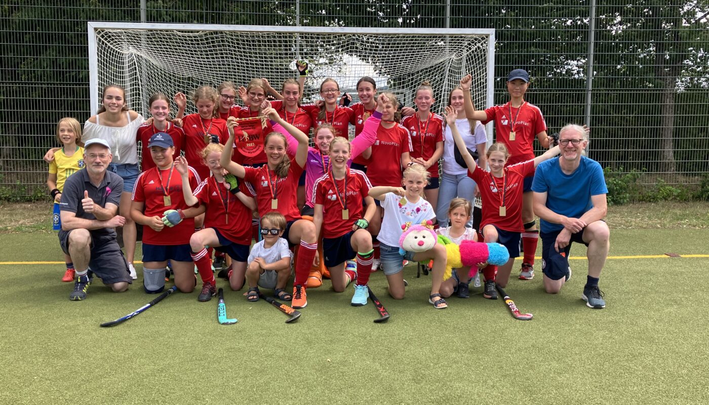 Weibliche U14 Meister im Feld