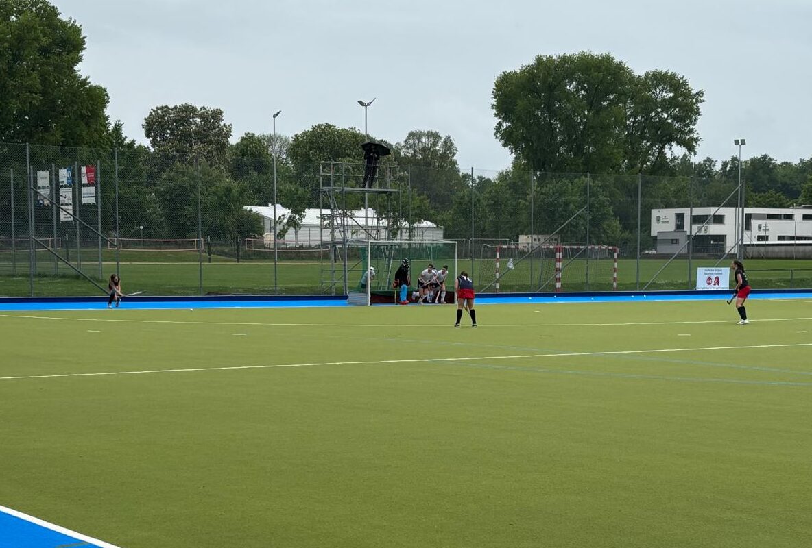 Dem Wetter getrotzt und Punkt geholt: Weibliche U16 spielt 1:1 im Dauerregen von Ulm