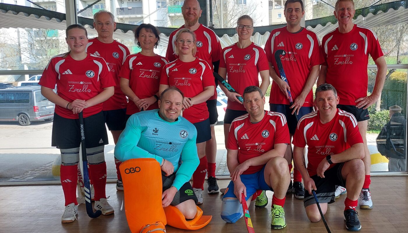 Elternhockeymannschaft verteidigt souverän den Titel